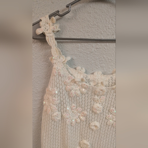 90s Crochet Sequin Cream Floral Top - Picture 2 of 8